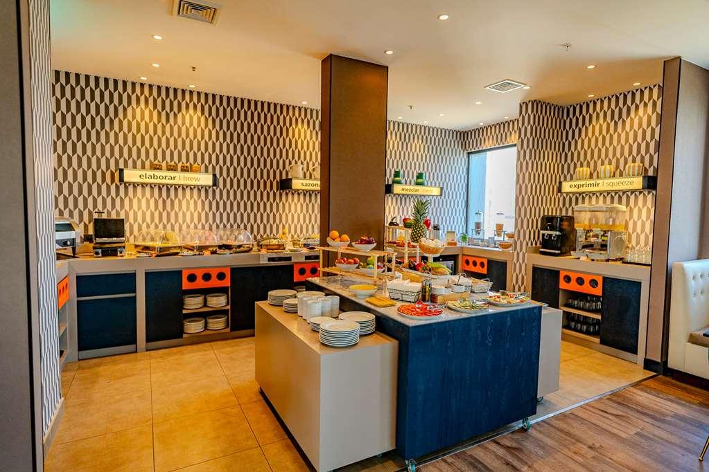 Hampton By Hilton Condes Hotel Santiago del Cile