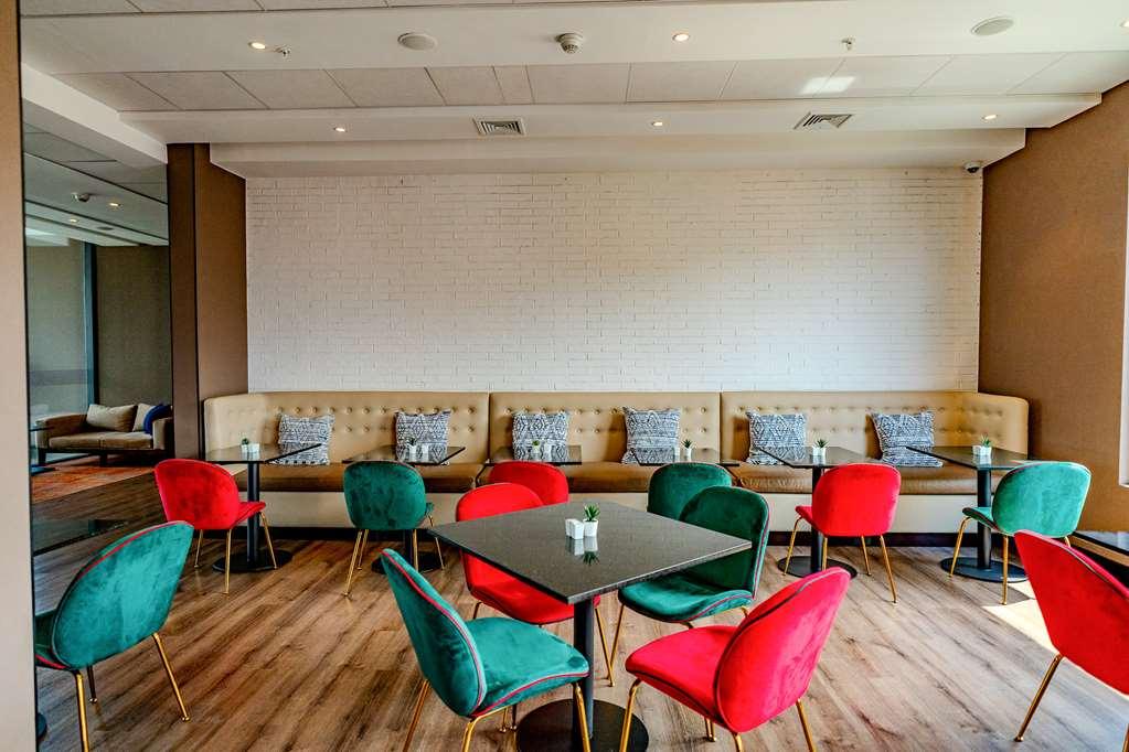Hotel Hampton By Hilton Condes *